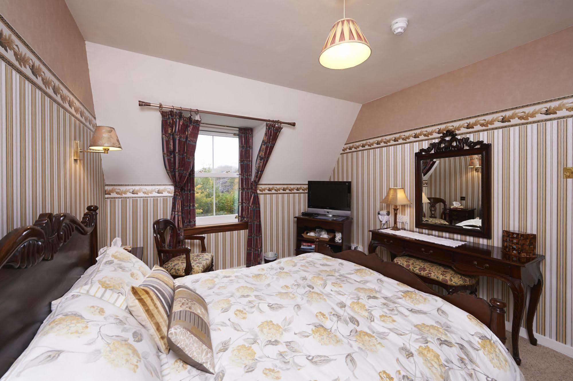 Stage House Bed & Breakfast Glenfinnan Exteriér fotografie