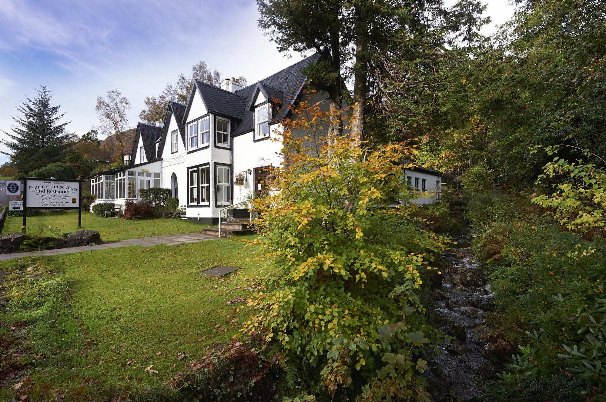 Stage House Bed & Breakfast Glenfinnan Exteriér fotografie